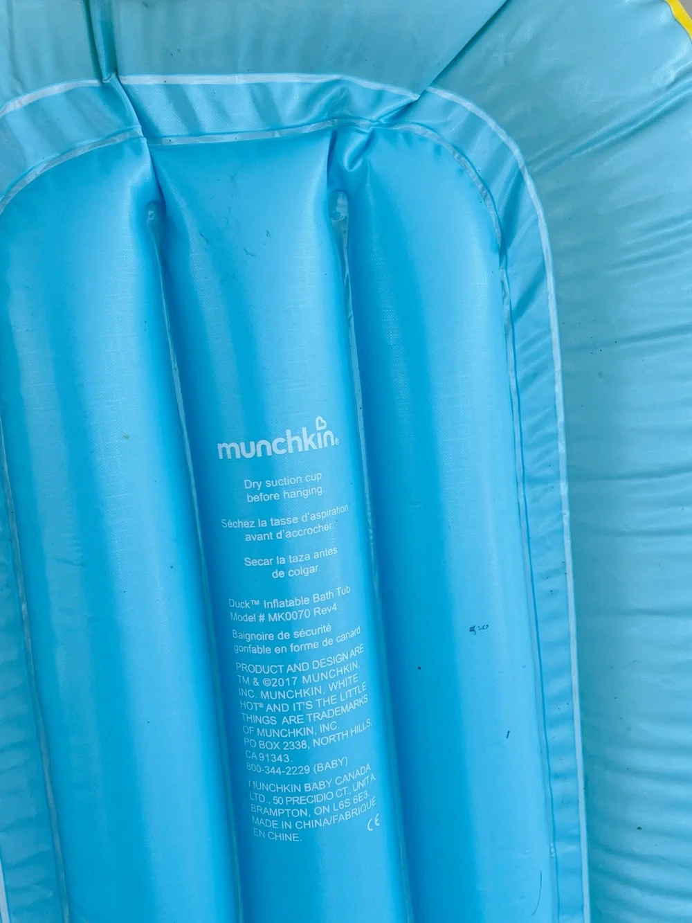 Munchkin Light Blue Inflatable Bath Tub Insert Length 41”